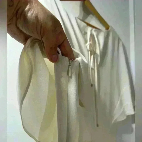 NWOT Halston crepe cream dress - Picture 3 of 4